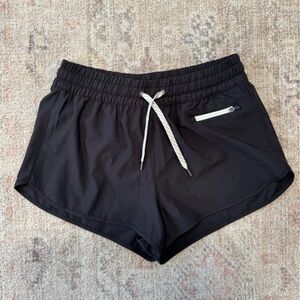 Vuori Clementine 2.0 Short 2.5”